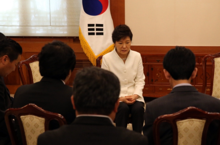 [Ferry Disaster] Apologetic Park vows drastic safety reform