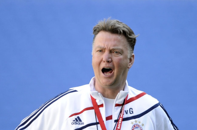 United hires van Gaal as manager