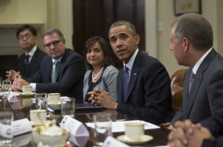 Obama hosts CEOs investing in U.S.