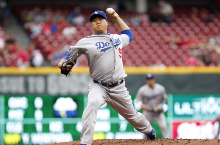 Reds stymie Ryu, Dodgers