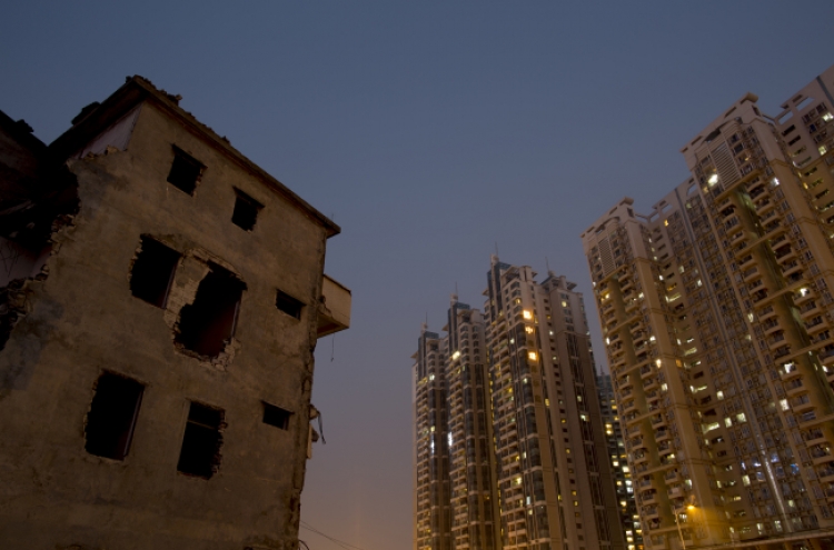 China housing slump sparks concerns