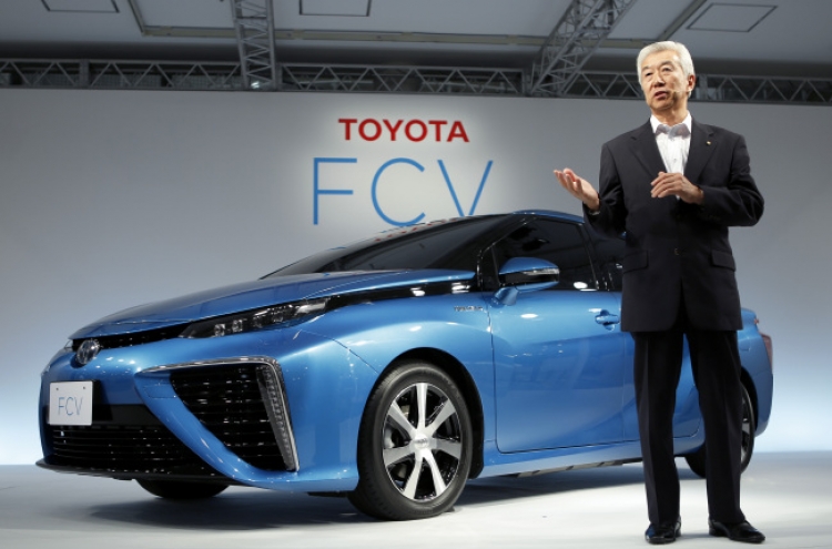 Toyota to launch first hydrogen fuel cell vehicle for $69,000