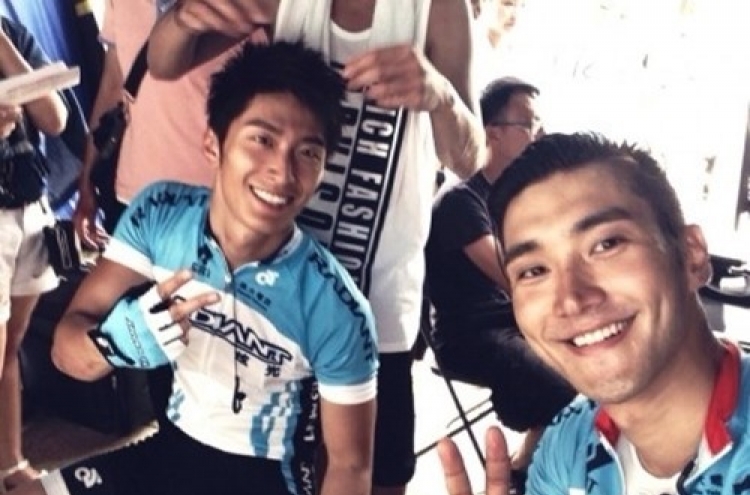 Super Junior’s Choi Si-won turns into cyclist in film