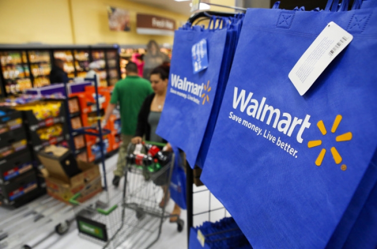 Wal-Mart tops Fortune Global 500 list