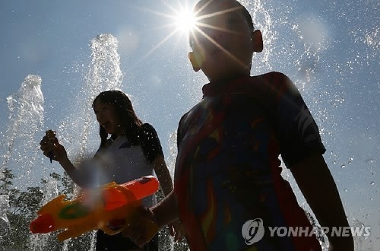 푹푹 찌는 날씨…폭염주의보 확대