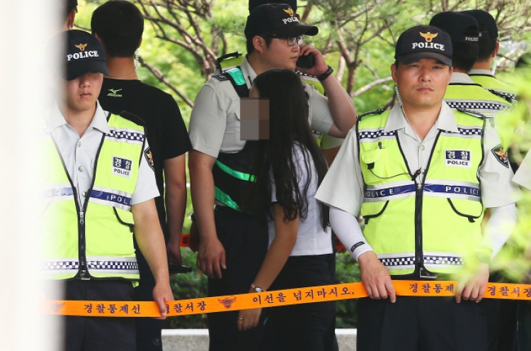 No help from crew, Coast Guard, young Sewol survivors testify