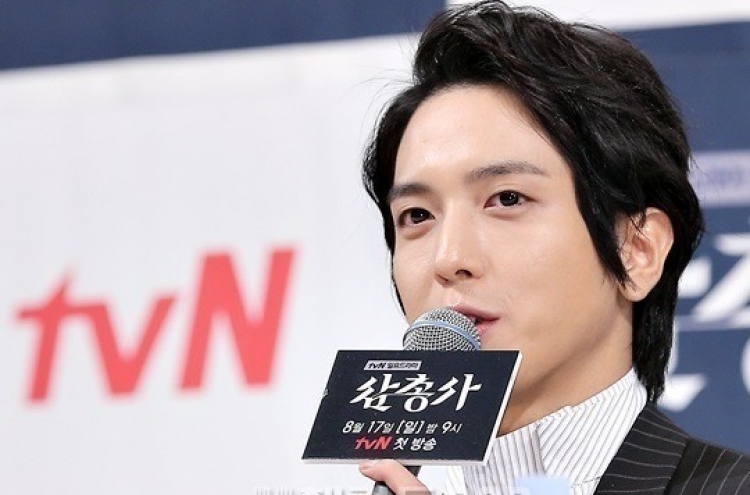 '삼총사' 정용화, "달타냥 캐릭터 좋아한다…내 나이와 잘 맞는 역할"