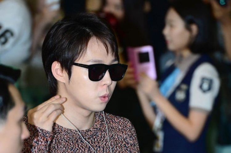 Yoochun spotted at airport