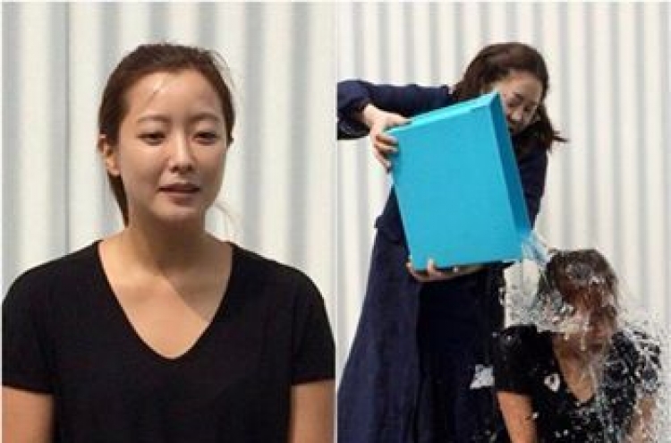 김희선, 아이스버킷챌린지 동참…고현정이 얼음물 도우미로 나서 ‘폭소’