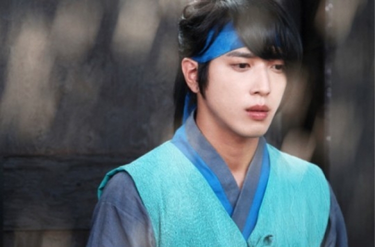 Jung Yong-hwa seizes China’s heart with ‘Three Musketeers’