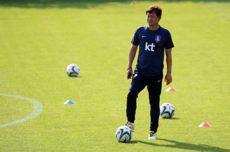 Korea’s Asiad soccer squad opens camp