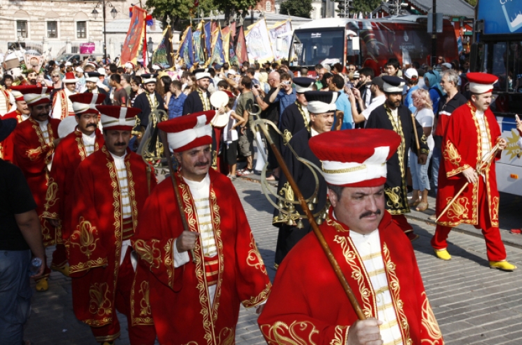 Festival recreates glamour of Istanbul