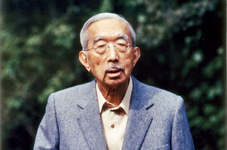 Japanese emperor cautioned against WWII: official history