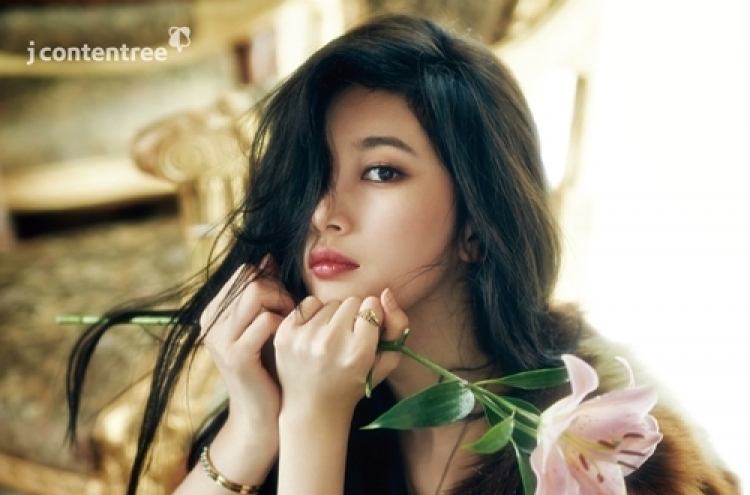 Suzy boasts feminine and graceful charm