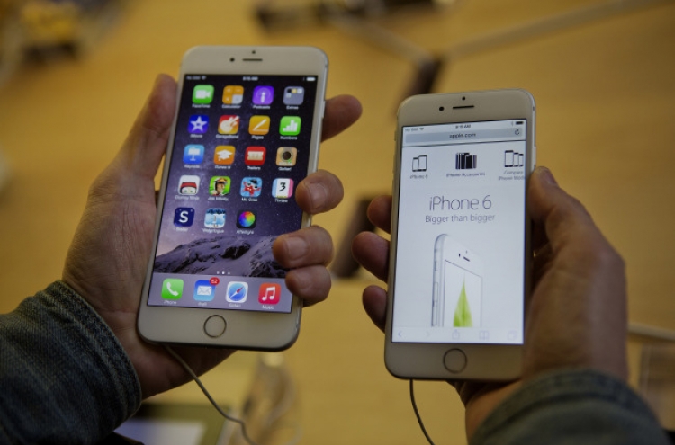 Apple iPhone 6 Plus outselling smaller model: survey