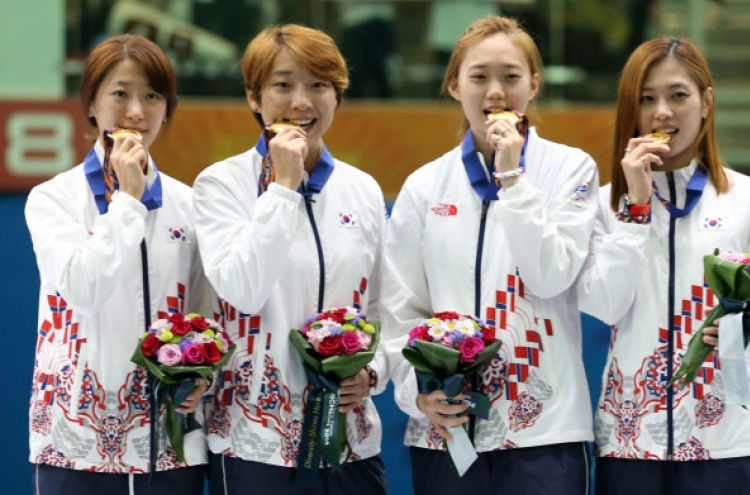 [Asian Games] South Korea beats China for gold in women's sabre team event