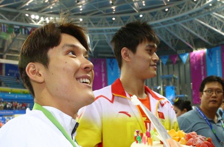 [Asian Games] Surprise birthday party for Park Tae-hwan at end of Asian Games for swimming