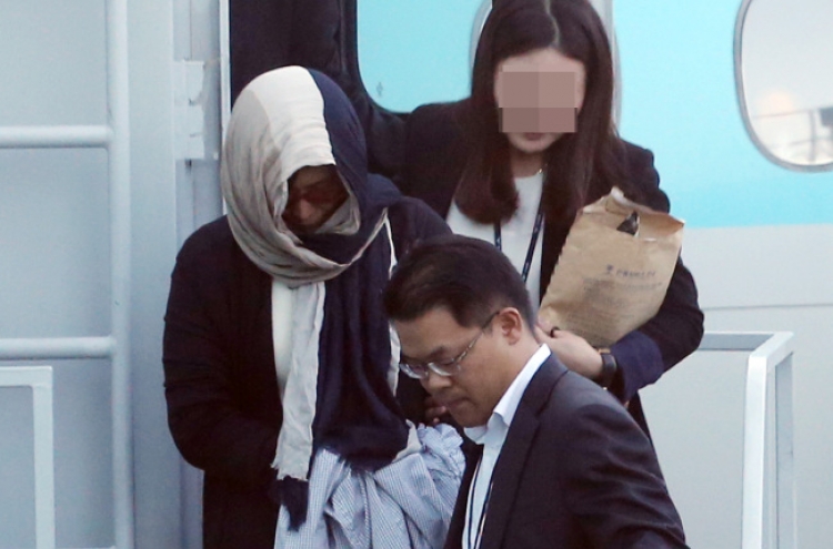 Sewol owner’s aide arrested after being deported from U.S.