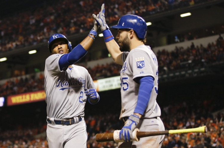 Royals stay perfect, up 2-0