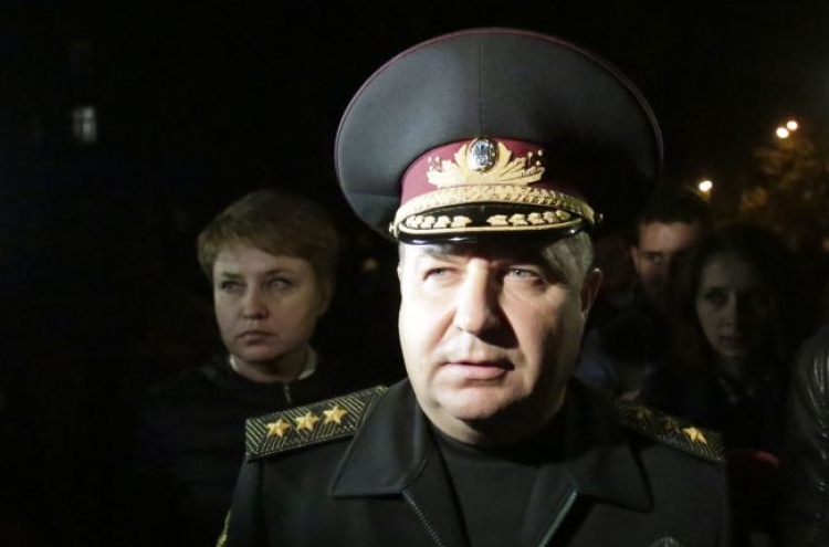 Ukraine president hands popular general tricky defense job