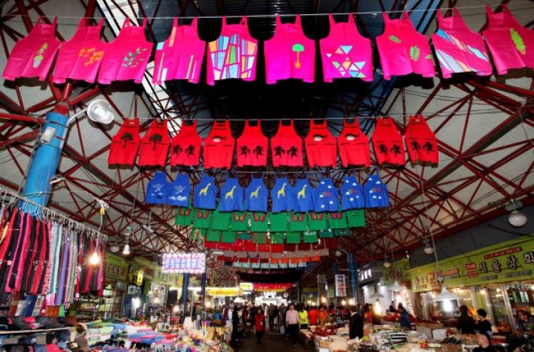 Han Sung Motor helps refurbish traditional market