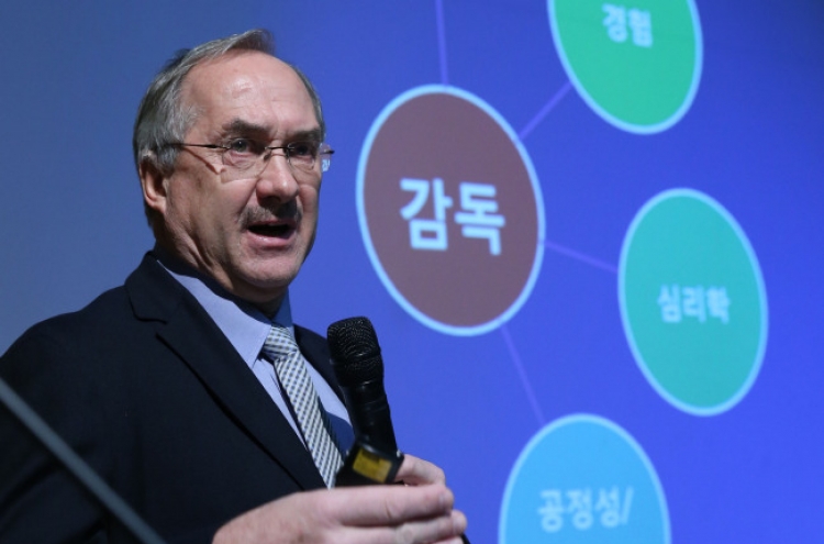 Stielike to meet with pro club bench bosses