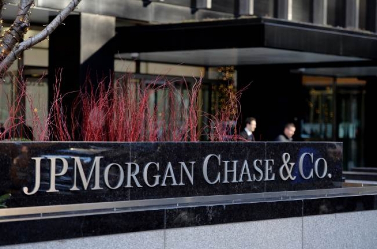 Fed targets JPMorgan as it favors traditional banks