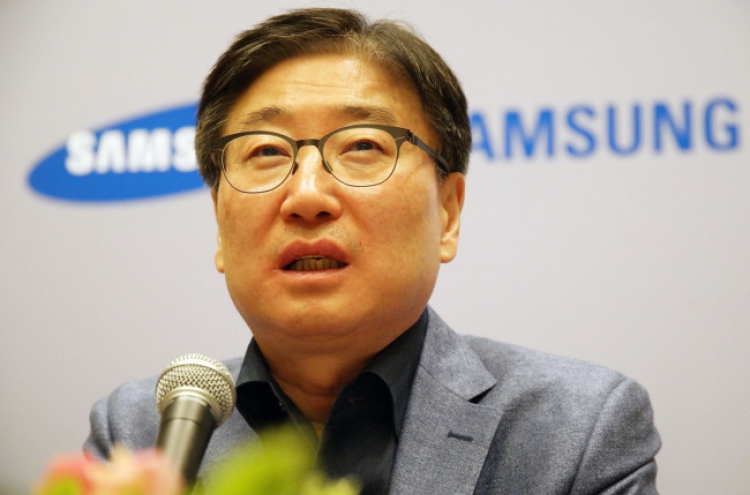 Samsung, LG compete with premium TVs
