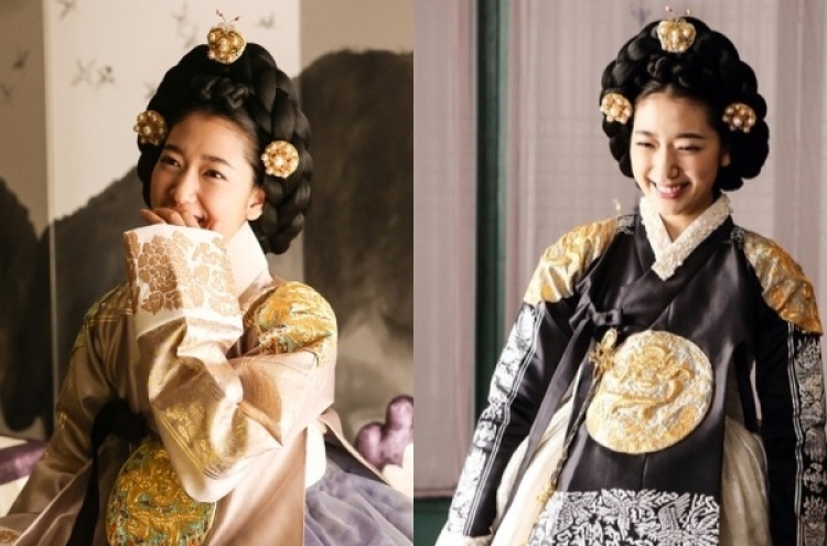 Park Shin-hye spreads beauty of ‘hanbok’