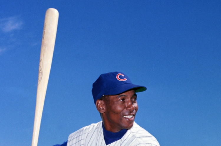 Ernie Banks mourned in sports world and beyond