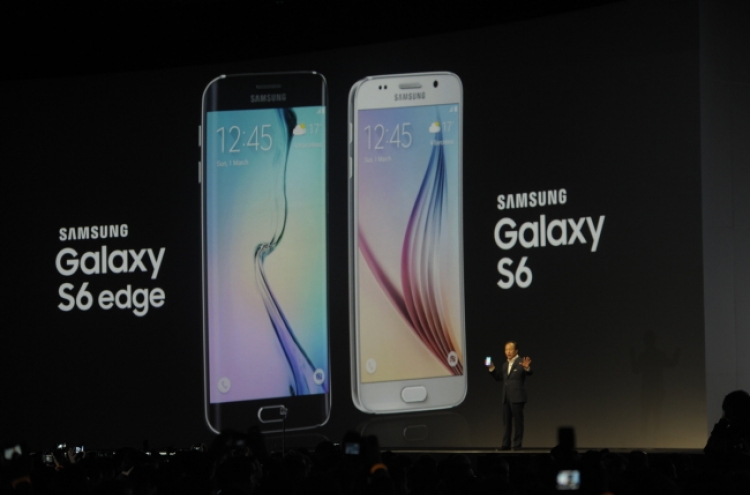 Samsung takes on Apple with new flagship phones