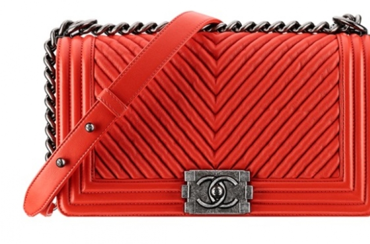 Chanel cuts price of handbags 20%