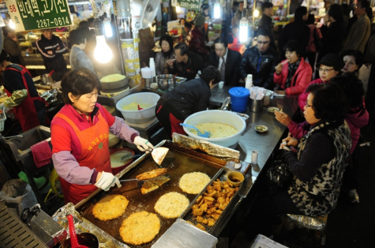 [Markets & Merchants] Bindaetteok and beyond at Gwangjang Market