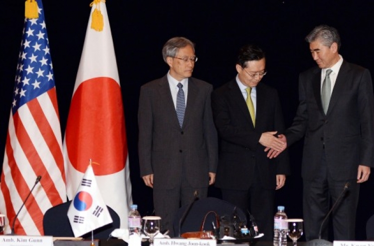 Seoul, Washington, Tokyo agree to ratchet up pressure on N.K.