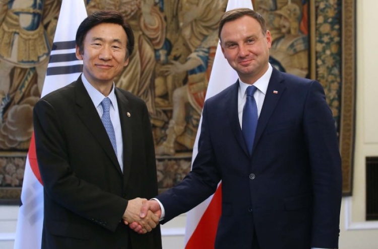 South Korea, Poland to work for peace on Korean Peninsula