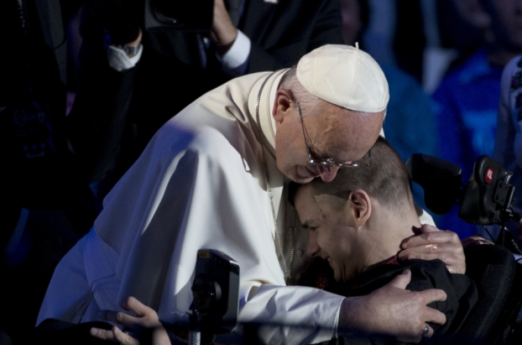 Pope electrifies Philadelphia with advice on family, immigration