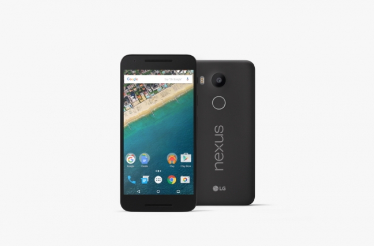 Google counters Apple with Nexus phones, new tablet