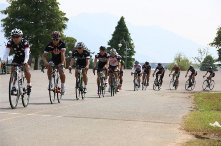 [Weekender] Bicycle clubs build bridges for human relations