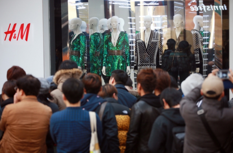 [Photo News] H&M Balmain fever