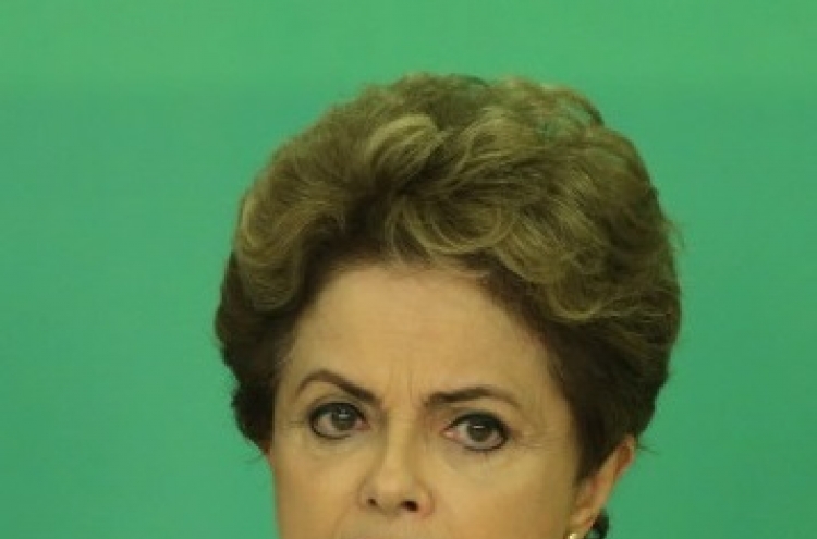 [Newsmaker] Rousseff fighting for political life