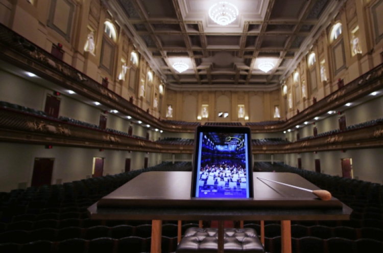 Tech at the symphony: Boston orchestra loaning patrons iPads