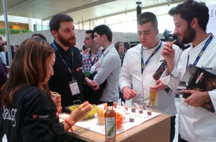 Sempio promotes Yondu at 2016 Madrid Fusion food fair