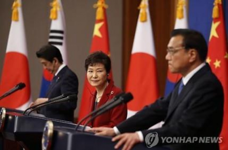 Seoul shows mixed response to closer economic ties between China, Japan