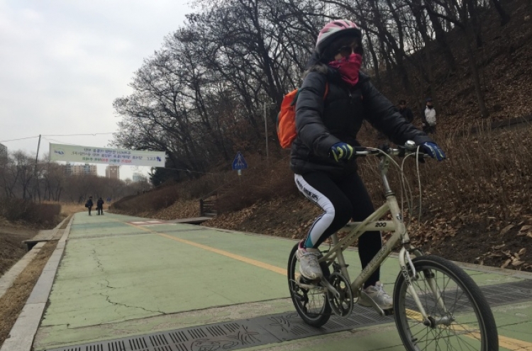 Amphibians in Seoul face increasing risks from bikes, pedestrians