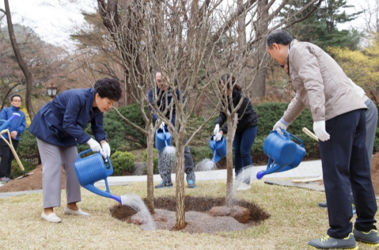 Calls grow to move up date of Arbor Day