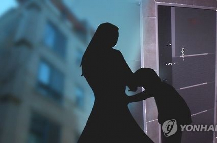 젖먹이 딸 2번이나 떨어뜨린 '술취한 아빠'…실수였나