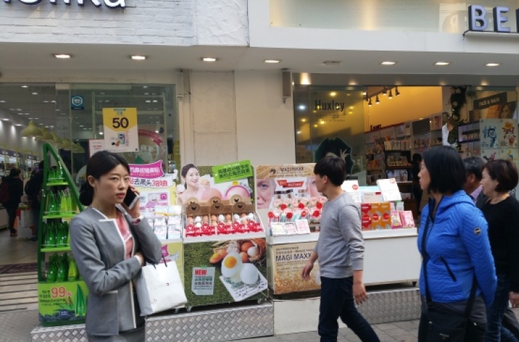 Myeong-dong’s zeal for Chinese tourists pushes out locals