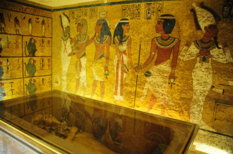 Secret Tut chamber? Egypt calls experts to examine evidence