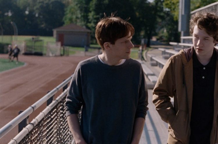 Innovative storytelling lifts ‘Louder Than Bombs’