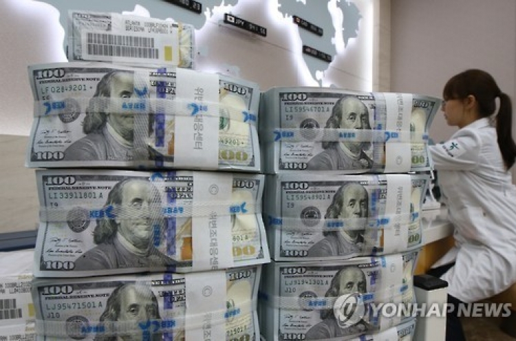 Korea's foreign currency deposits jump 13% in March